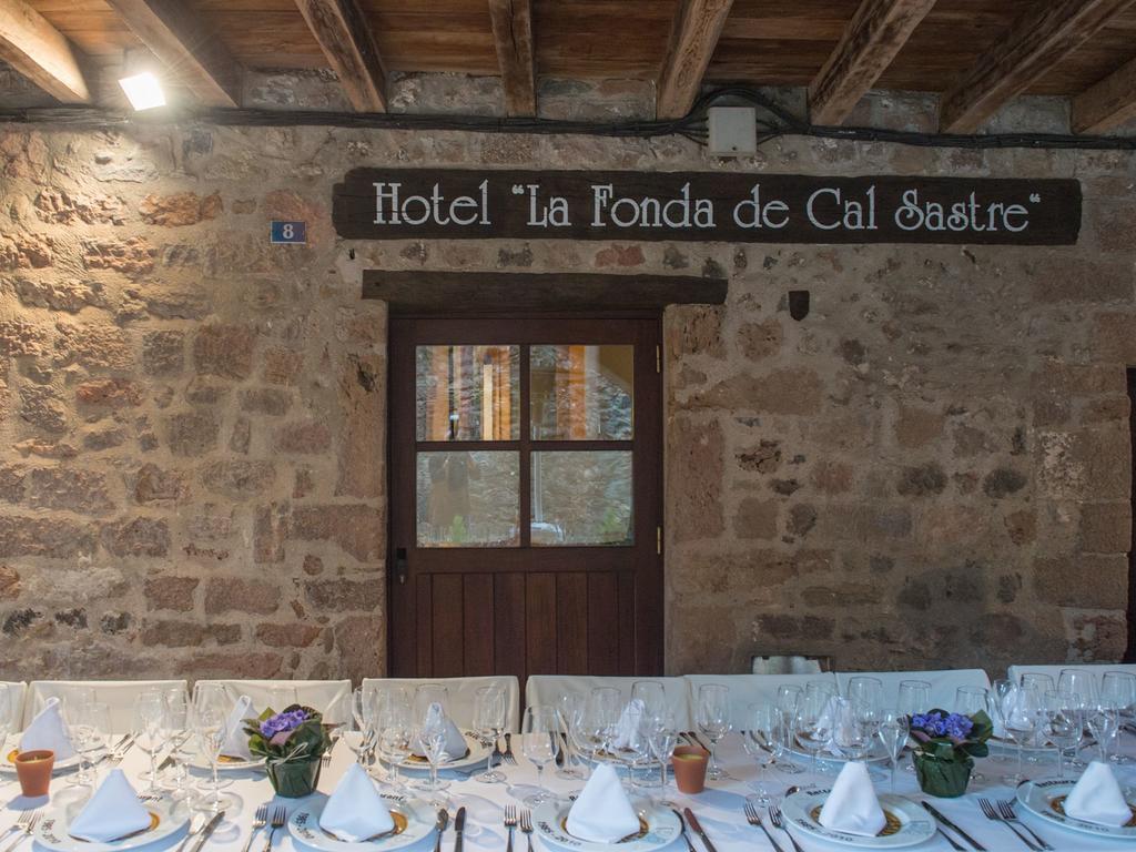 Hotel Cal Sastre Santa Pau Exteriör bild